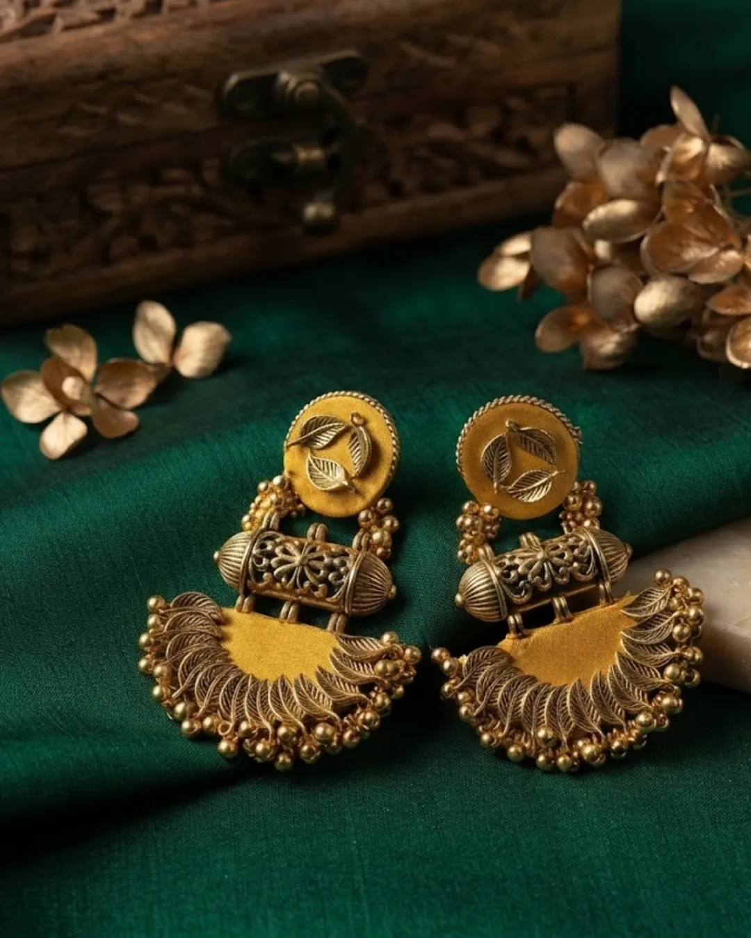 Leaf Motif Earrings_73 (Yellow)
