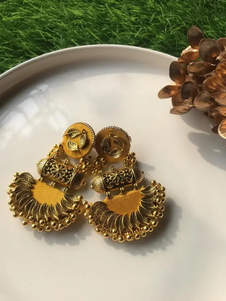 Leaf Motif Earrings_73 (Yellow)
