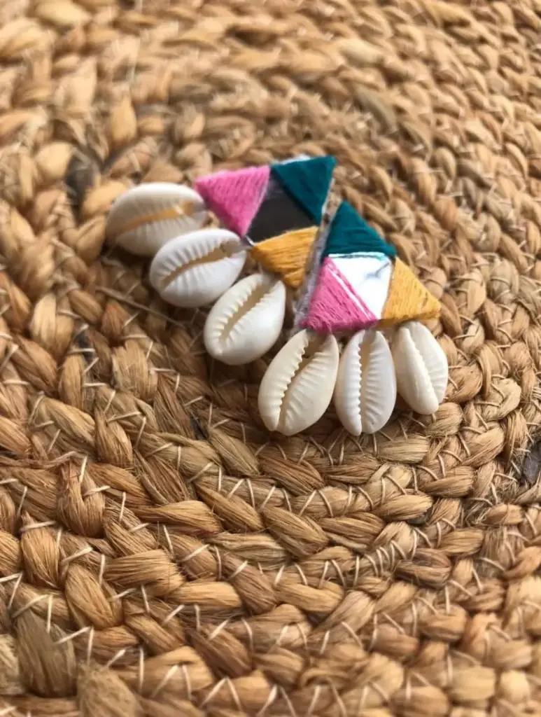 Tribal Shell Mirror Earrings_77 (Pink,Wood,Green)