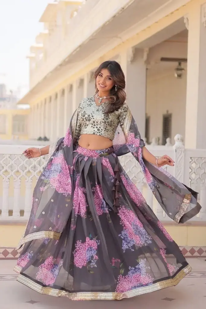 [562] Fully Flaired Lehenga Choli_563