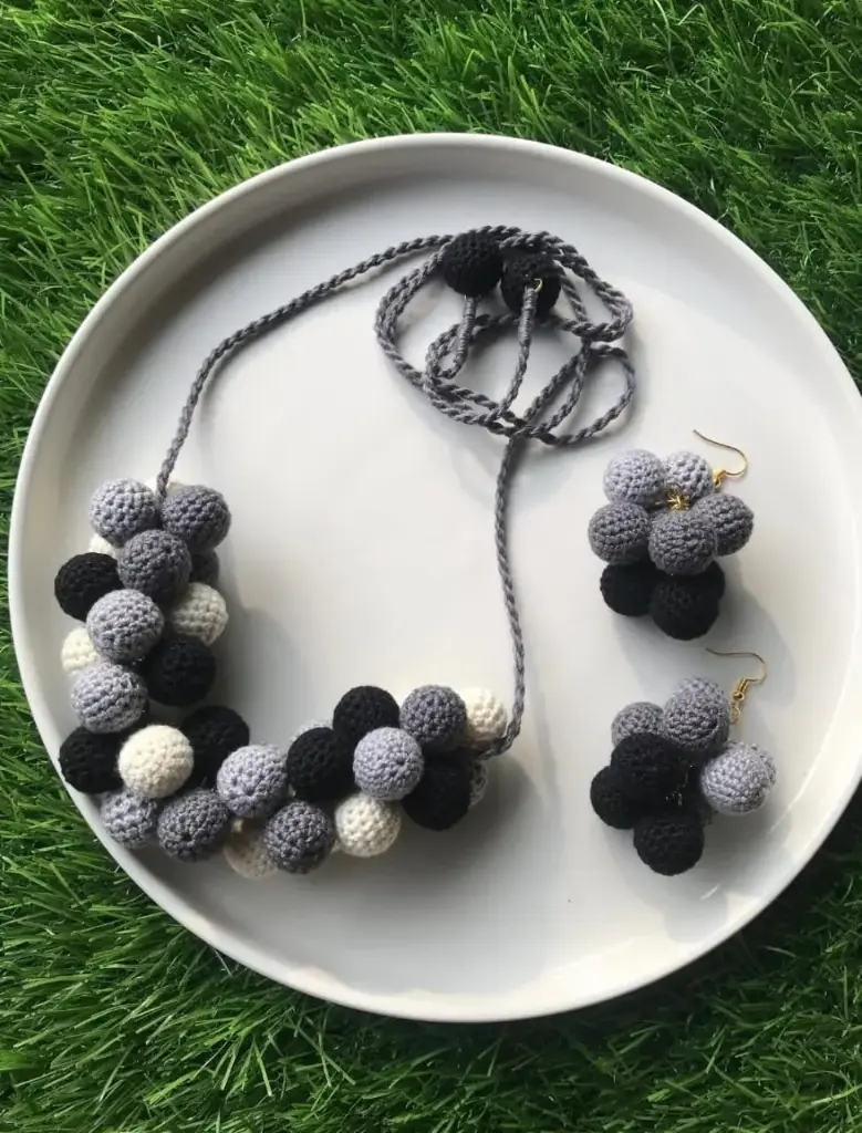 Monochrome Crochet Bead Jewellery Set_130