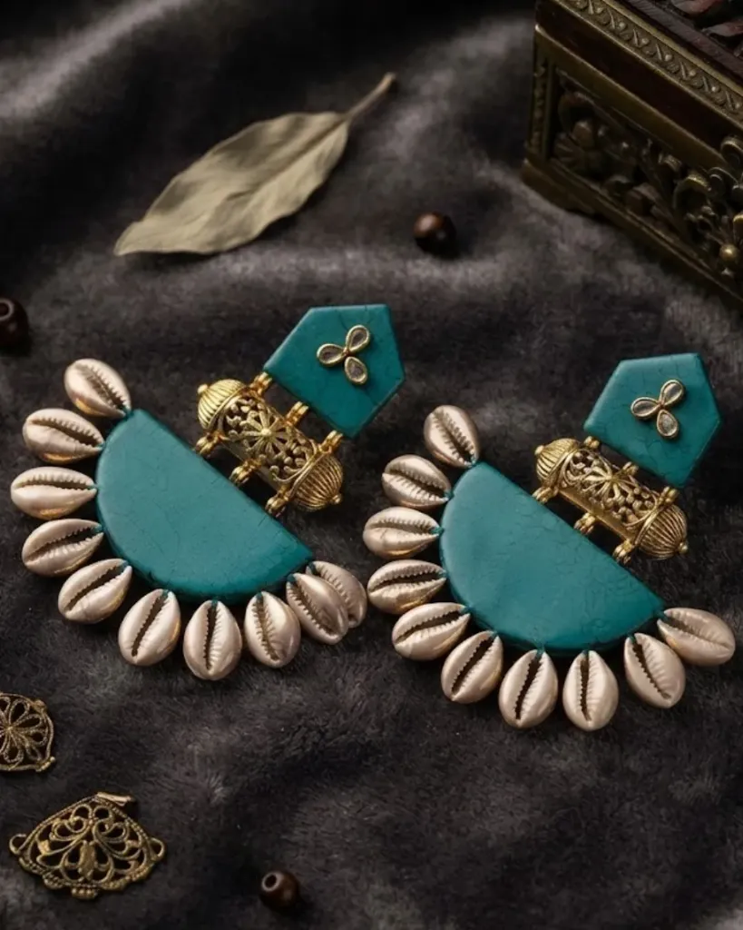  Bold Cowrie Dangler Earrings_142