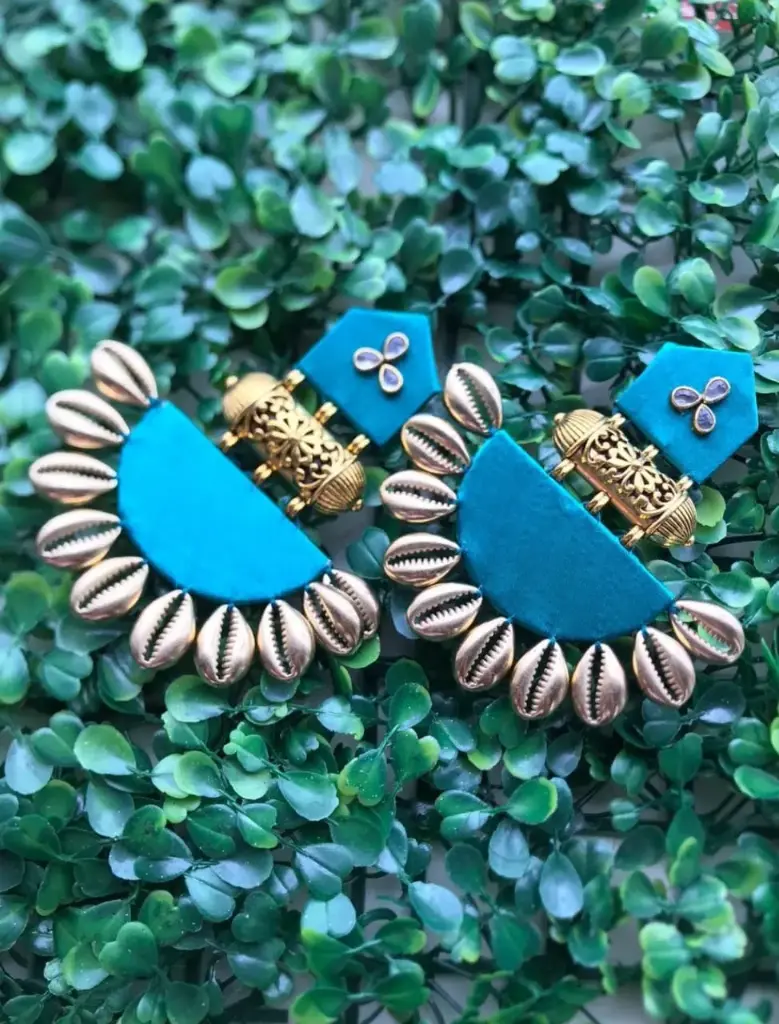  Bold Cowrie Dangler Earrings_142 (Duel Blue)