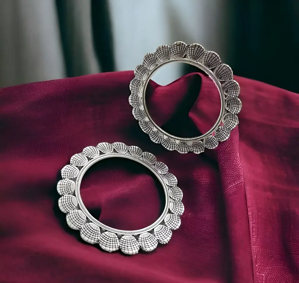 Temple Grace Oxidised Silver Bangles_219 (2.4)