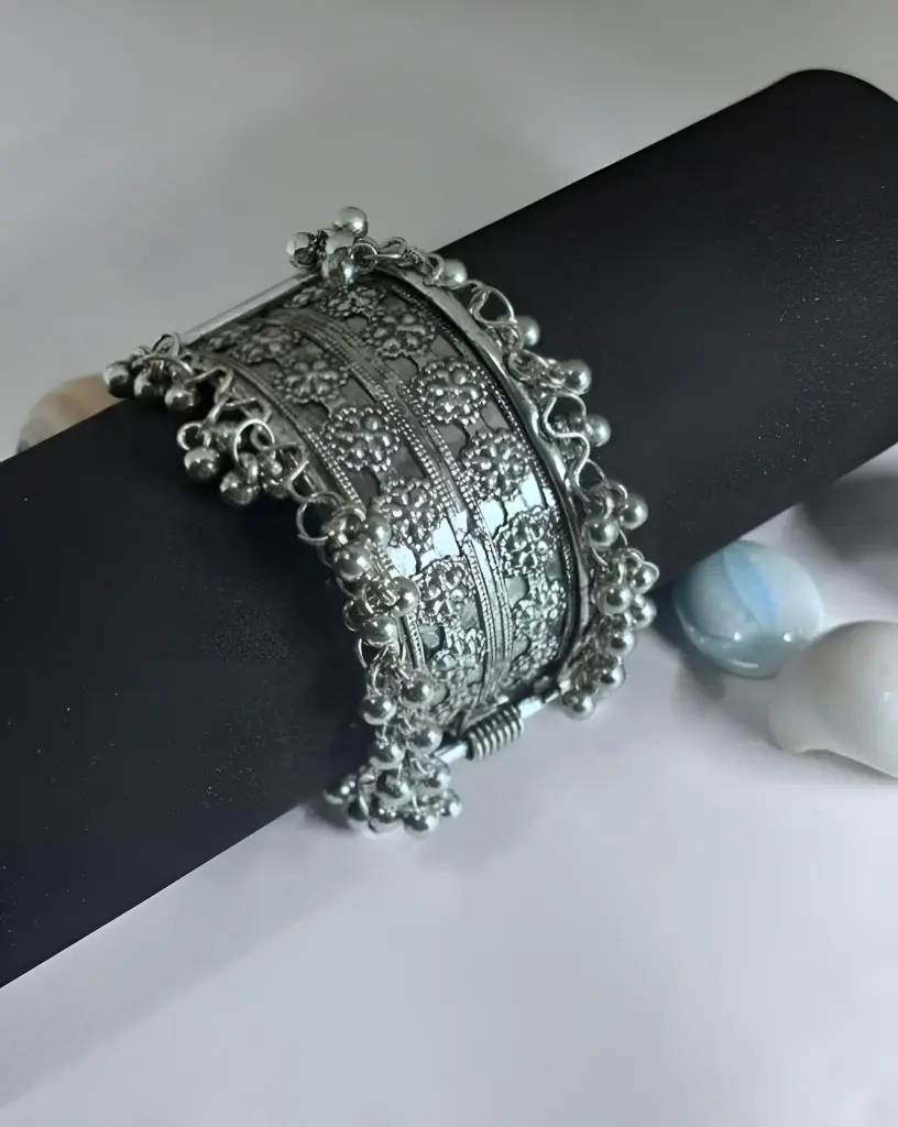  Silver Floral Ghungroo Bracelate