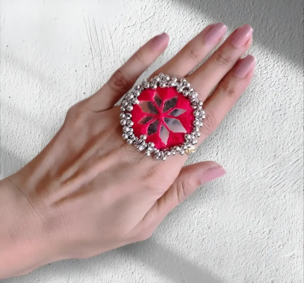 [285] Mirror Blossom Thread Ring