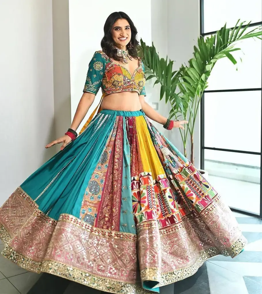 [356]  The Multi-Panel Chaniya Choli_RASRANGINI_356